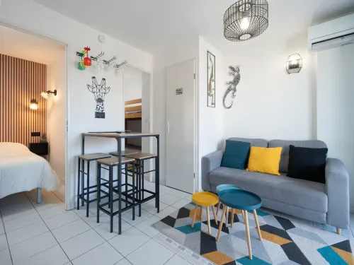 Beachside Apartment with Pool - 2星級