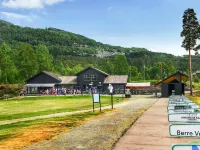 8 person holiday home in skulestadmo Hotels in Voss