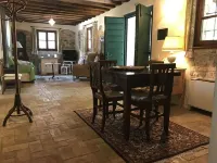 "Vicinia" with garden in the castle