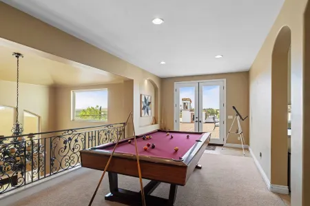 Via del Sur by AvantStay Private Spanish Villa w Views Walk to Wineries Отели в г. Темекула