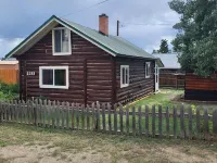 Payton's Place. A cozy cabin with private outdoor space pet friendly. Hotels in Jackson County