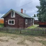 Payton's Place. A cozy cabin with private outdoor space pet friendly.