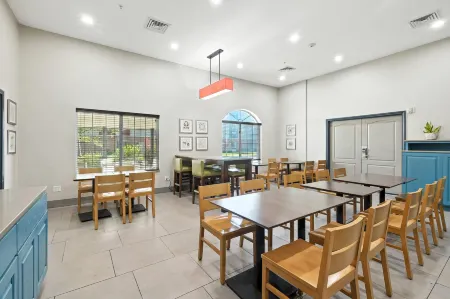 Country Inn & Suites by Radisson, Merrillville, IN Отели в г. Краун Пойнт