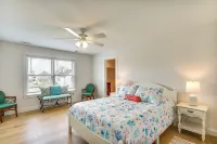 Walk to Beach & Central Park: Home in Cape Charles - 4 stjerner