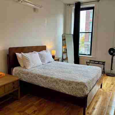 Modern Studio APT in the Heart of Downtown Geneva Rooms