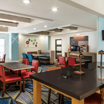 Holiday Inn Express & Suites FLORENCE I-95 @ HWY 327 by IHG