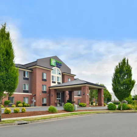 Holiday Inn Express & Suites ALBANY by IHG