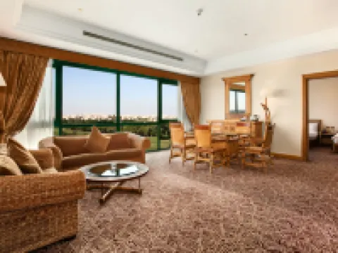 هيلتون بيراميدز جولف Hotels near October University for Modern Sciences & Arts