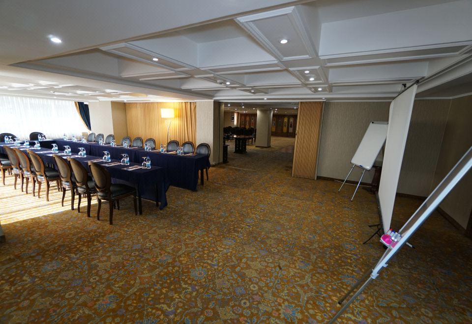 Anemon Hotel Izmir Over view