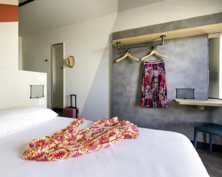 ibis Budget La Rochelle Centre Gare Hôtels à : La Rochelle