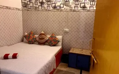 Good Vibes Hotel Hotels near Agra Ford Station