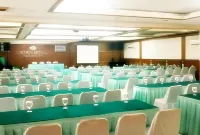 Urbanview Hotel Crown Tasikmalaya by RedDoorz Hotels in Cipedes