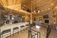 Lavish New Lodge Surrounded by Nature in Hocking Hills - Lodge 1