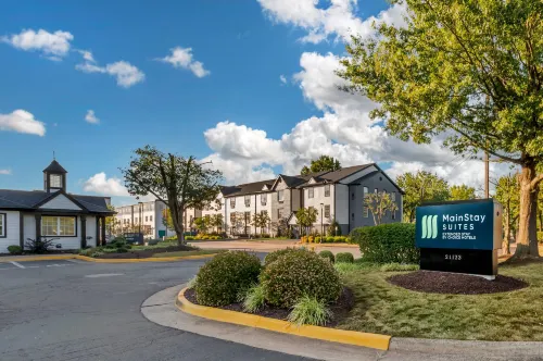 Dulles Suites Hotels in Potomac