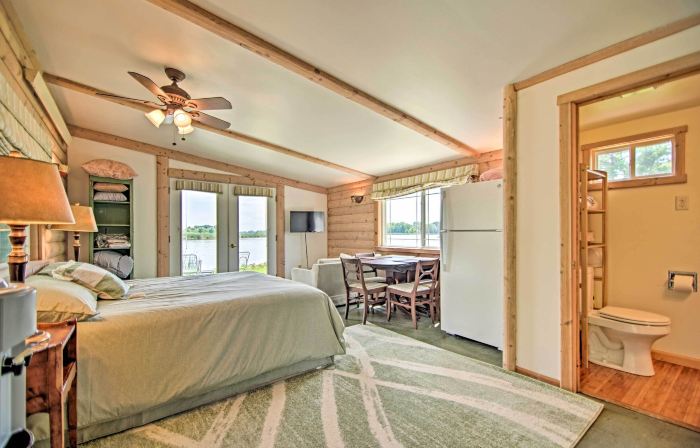 Rock River Access! Peaceful Horicon Studio