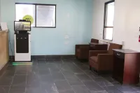 Beyond Stay Hotel - parking