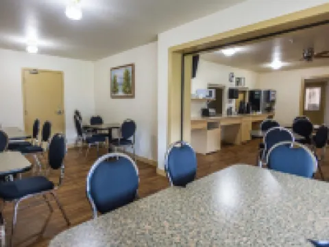 Sleep Suite Motel Hotels in Steinbach