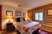 Award-Winning Log Cabin, Top 5 in New England! - Pet-friendly