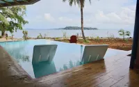 Bocas Beachfront Lodge - piscine