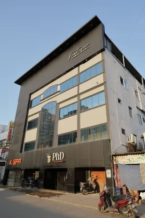 Serene Stays Отели рядом с достопримечательностью «Inian Netlon-Netlon Mosquito Net for Sale OMR Sholinganallur Chennai»