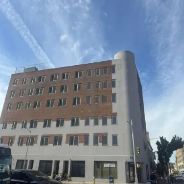 Nova Hotel JFK Отели рядом с достопримечательностью «Железнодорожная станция JFK Air Train»