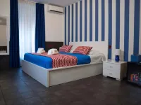 Yacht Club Angioino 鄰近平民表決廣場的酒店