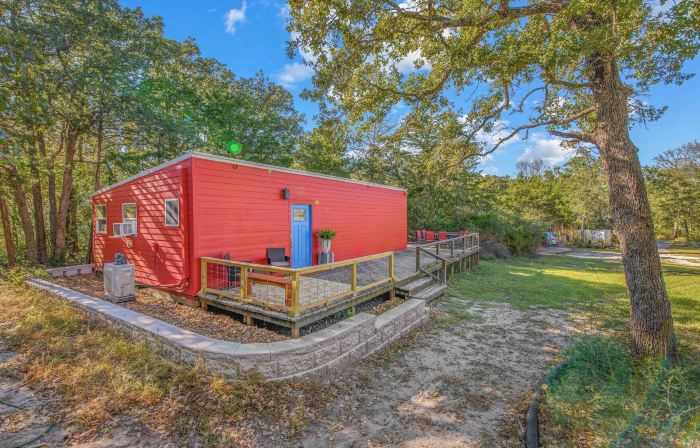 6 Mi to Kyle Field! Pet-friendly Getaway w/ Yard