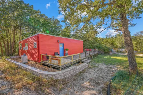 6 Mi to Kyle Field! Pet-friendly Getaway w/ Yard - 3-Star