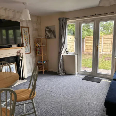 3 Bed Entire House - Runcorn Отели в г. Ранкорн