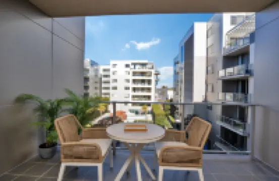 Modern 1-Bed Unit with Pool Views and Balcony
