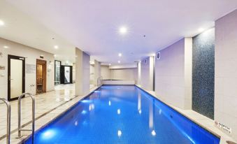 Ocean View 3-Bed with Gym, Pool, Sauna & Parking
