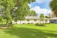 2 Mi to River District! Fort Myers Retreat w/ Yard - Condos