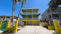 Luxury - 1 Min to Beach - Pool - New Remodel - 4성급