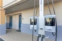 Best Western Kettleman City Inn  Suites - parking