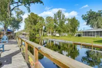 Riverside Retreat w/ Boat Dock in Sunny Astor! - Wifi