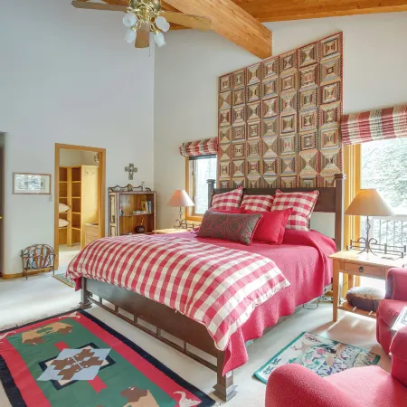 Big Sky Condo w/ Mountain Views < 1 Mi to Resort!