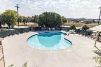 Boerne Inn and Suites - Pools