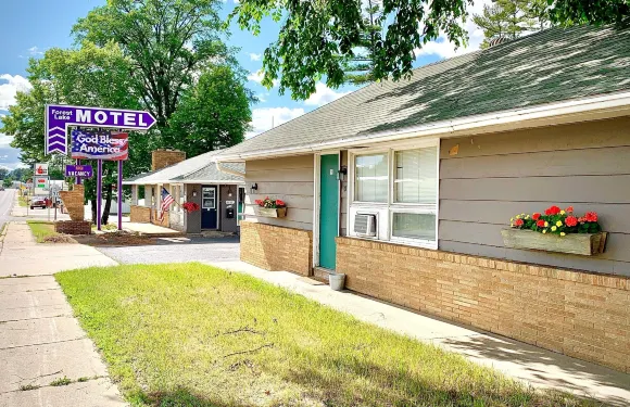 森林湖汽車旅館