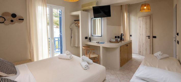 Noe Rooms In Center Of Tinos Hotels in Tinos