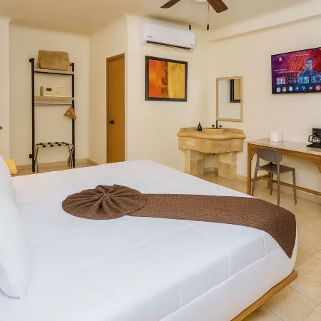 Hotel Grand Lion