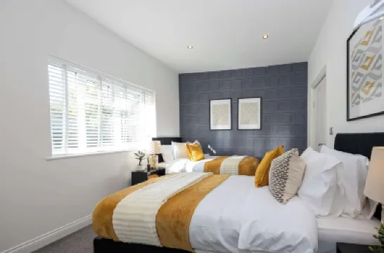 Cosy Apartment in the Heart of Sale Hotels near Sale Water Park