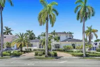 6BR Hollywood Lakes Home with Pool & Spa