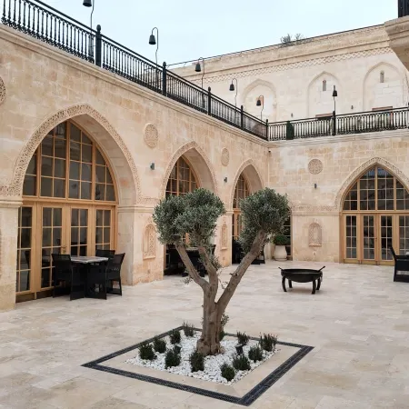 Shamas Hotel