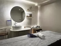 York Medellin, Curio Collection by Hilton - سبا