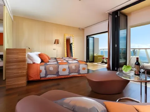 波西米亞套房水療酒店-限成人