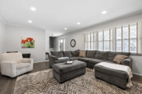 Hot Tub and Outdoor Entertainment - Spacious Chic Retreat