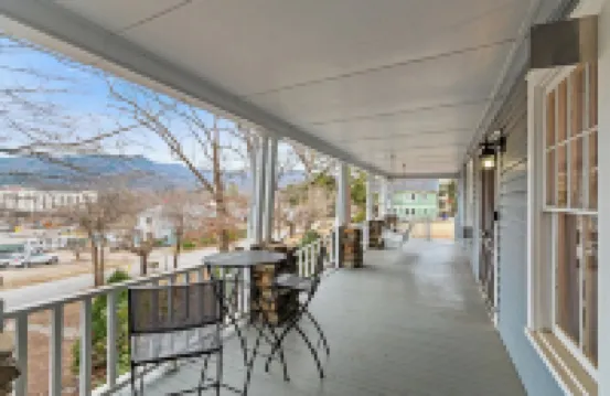 Suite 3, Quick Stroll to Downtown Black Mountain