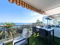 Apartment in Golfe-Juan with Sea Views