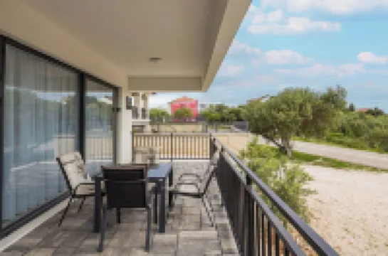 Modern Apartment, 300m From the Beach