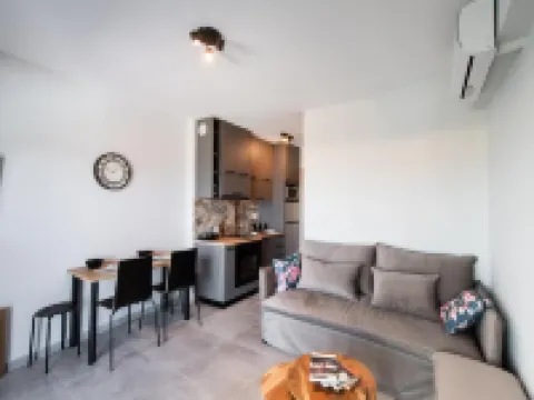 Amaryllis Luxury Apartment